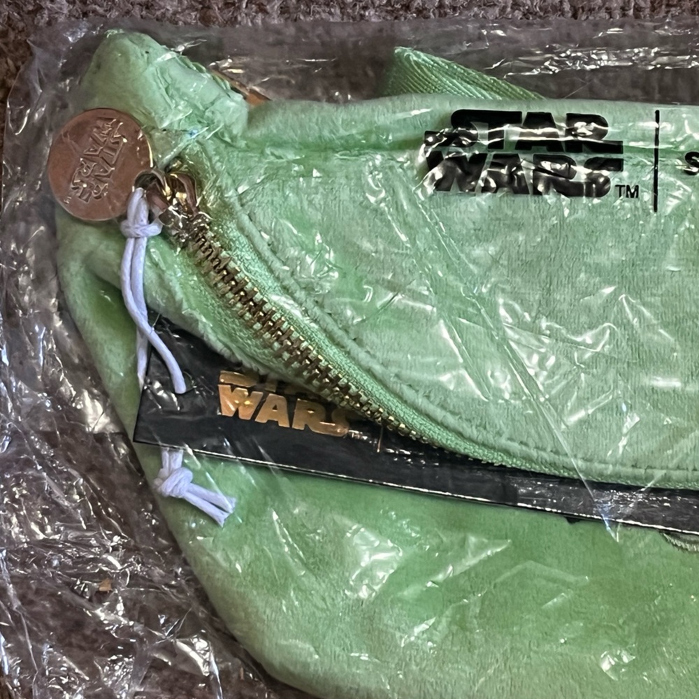 NWT STONEY CLOVER LANE x Star Wars™ Grogu™ Plush Fanny Pack - Picture 5 of 7